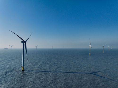 전라남도 신안군 자은도 북서쪽 공유수면해상에 위치한 전남해상풍력 1단지에 10MW급 풍력발전기 10기가 설치돼 있다. SK이노베이션 E&S