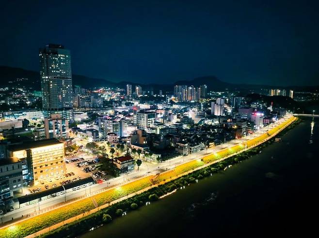 '남한강 테라스' 야경 모습. 양평군 제공