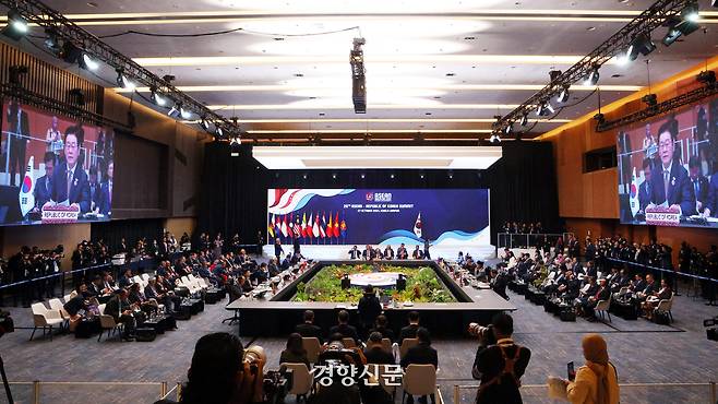 이재명 대통령이 27일 말레이시아 쿠알라룸푸르 컨벤션센터에서 열린 한-아세안 정상회의에서 참석해 발언하고 있다. 2025.10.27 김창길 기자