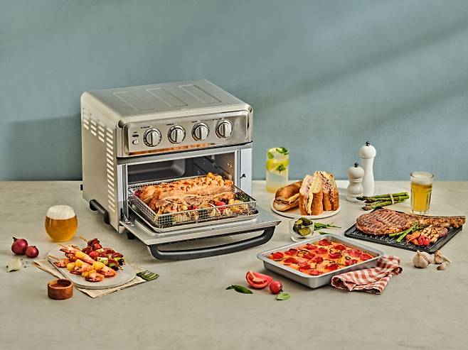 쿠진아트가 현대홈쇼핑에서 에어프라이어 그릴 오븐에 대한 올해 마지막 방송을 진행한다. /사진=쿠진아트