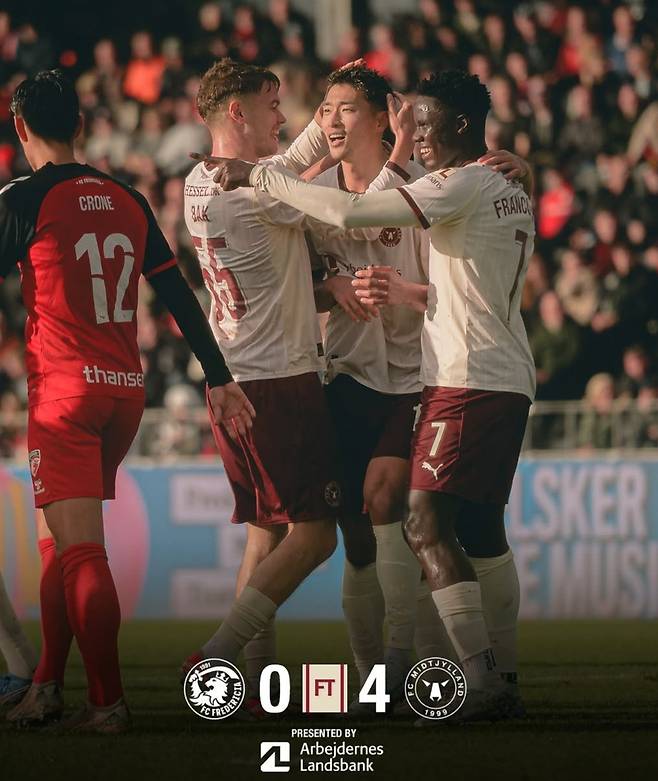 동료들의 축하를 받는 조규성 [미트윌란 인스타그램 캡처. 재판매 및 DB 금지]