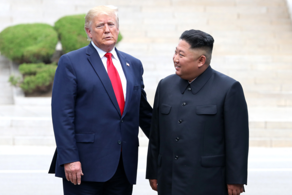 2019년 판문점서 만난 김정은과 트럼프. 연합뉴스