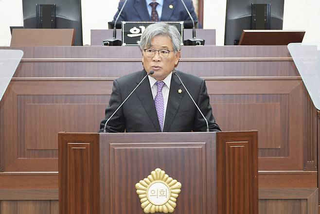 이재갑 안동시의원이 지난 27일 열린 제262회 안동시의회 임시회 제2차 본회의에서 5분 자유발언을 하고 있다. / 안동시의회 제공