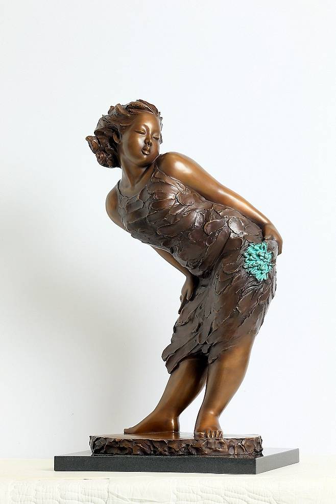 '축제1'. 42×30×75㎝ 브론즈 2014.