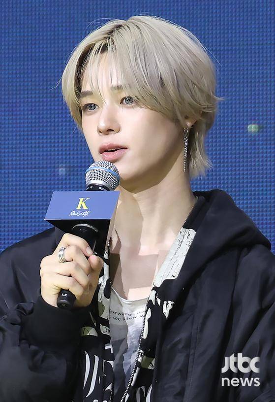 그룹 &TEAM(앤팀)이 28일 서울 블루스퀘어 SOL트래블홀에서 열린 미니 1집 'Back to Life' 쇼케이스에서 소감을 말하고 있다. 박세완 엔터뉴스팀 기자 park.sewan@jtbc.co.kr