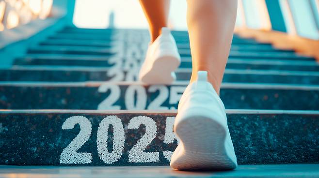 같은 걸음수를 걸어도 어떻게 걷느냐에 따라 사망 위험률이 크게 차이난다는 연구 결과가 나왔다. [사진=클립아트코리아]