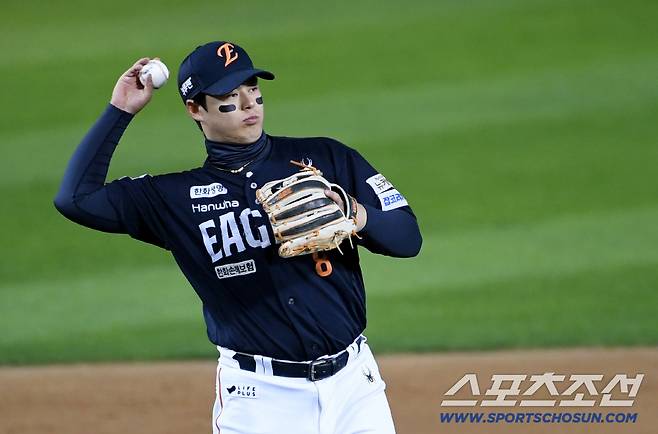 27일 잠실구장에서 열린 한국시리즈 2차전 LG 트윈스와 한화 이글스의 경기. 한화 노시환이 수비를 하고 있다. 잠실=박재만 기자 pjm@sportschosun.com/2025.10.27/