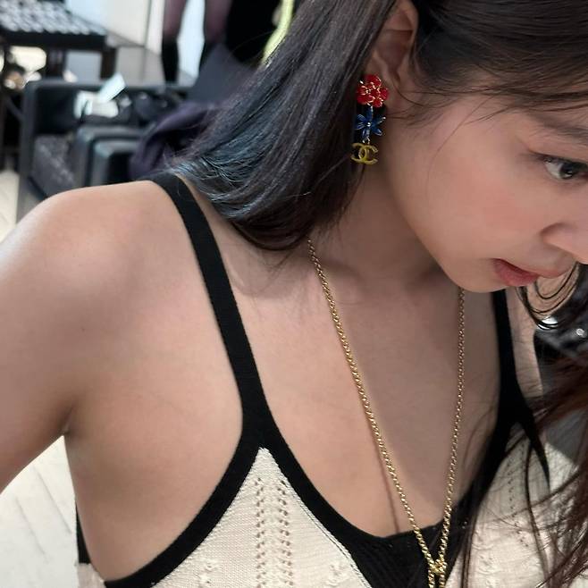 @jennierubyjane