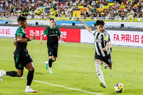 박승수(오른쪽, 뉴캐슬유나이티드). 쿠팡플레이 제공