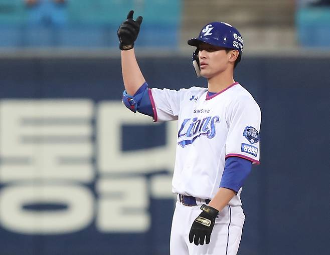 최형우의 보상 선수로 삼성 라이온즈 유니폼을 입은 강한울이 방출됐다. 사진은 삼성에서 활약한 강한울. /사진=뉴스1