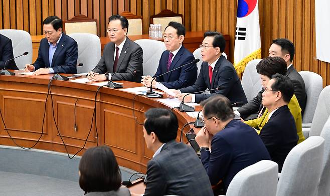 송언석 국민의힘 원내대표가 28일 오전 국회에서 열린 국정감사대책회의에서 발언하고 있다. 이상섭 기자