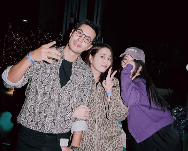 최근 이진이는 배우 이민정, 김지석과석과도 호흡을 맞추며 활발히 연기 활동을 이어가고 있다. 이민정 인스타그램 캡처