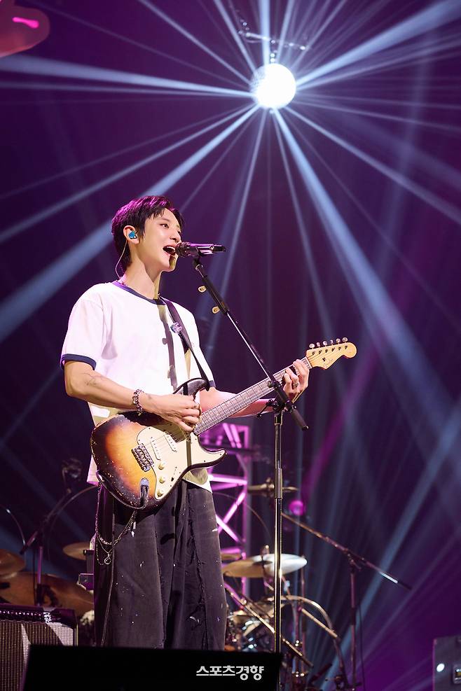 일본 라이브 투어 공연을 하고 있는 엑소 멤버 찬열. SM엔터테인먼트 제공