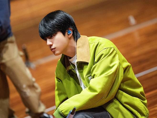 앙코르 콘서트 앞둔 방탄소년단 진, 비현실적인 민낯 비주얼..'美의 남신'