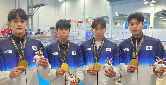 계영 400ｍ에서 금메달을 합작한 한국  [대한수영연맹 제공. 재판매 및 DB 금지]