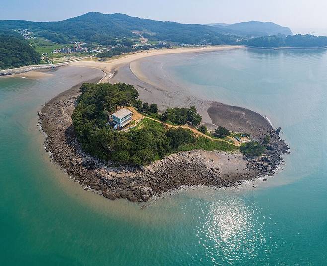 옹진군 자월도 독바위.