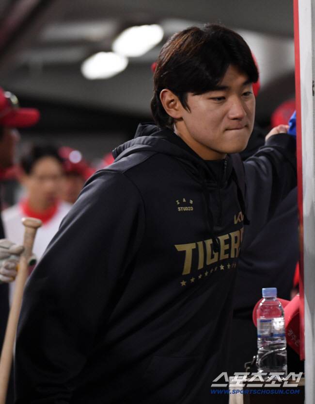 25일 광주 기아챔피언스필드에서 열린 KIA 타이거즈와 LG 트윈스의 경기. 패한 KIA 김도영이 아쉬워하고 있다. 광주=박재만 기자 pjm@sportschosun.com/2025.04.25/