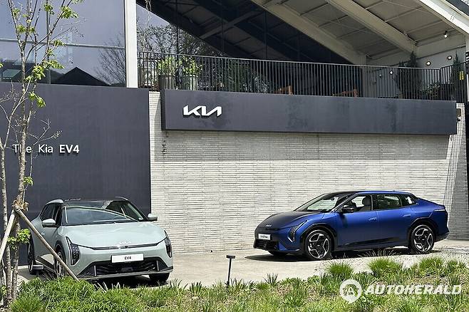 기아 EV4 (출처: 오토헤럴드 DB)
