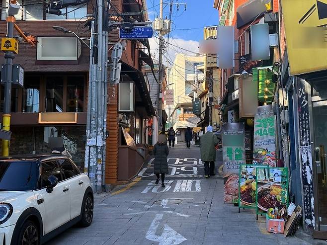 27일 오후 3시쯤 서울 용산구 이태원동 인근 거리의 모습. /이호준 기자