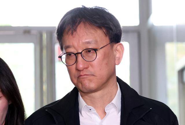 송창진 전 공수처 수사2부장검사가 29일 오전 서울 서초구에 위치한 해병대 채상병 순직 사건 관련 의혹을 수사하는 이명현 특별검사팀 사무실로 출석하고 있다. 뉴스1