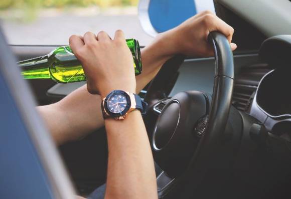 무면허 상태에서 술에 취해 운전하다 교통사고를 내 2명을 숨지게 한 20대 남성이 실형을 선고받았다. 본 기사와 무관한 이미지. [사진=픽사베이]