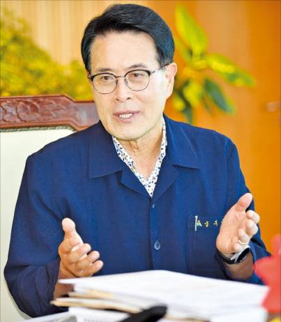 이순걸 울주군수는 지난 24일 한국경제신문과의 인터뷰에서 “군민 누구나 시간과 비용 부담 없이 의료를 이용할 수 있는 공공의료를 실현하겠다”고 말했다.  울주군 제공