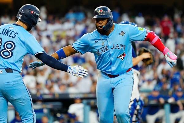 ▲ LA다저스와 토론토 블루제이스는 월드시리즈 3차전에서 무려 18회 승부를 벌였다. 오타니 쇼헤이는 무려 9출루를 했다. 블라디미르 게레로 주니어는 포스트시즌에도 방망이가 뜨겁다. ⓒ연합뉴스/AP/REUTERS