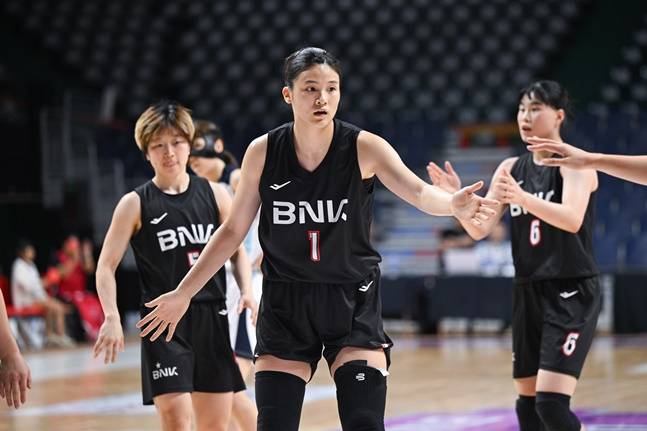 BNK 변소정(가운데). /사진=WKBL 제공