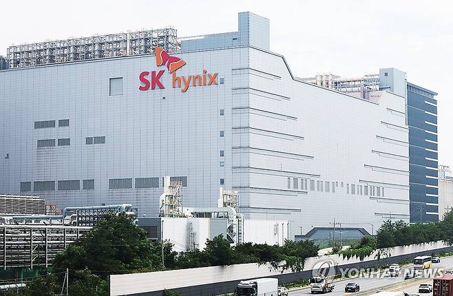 SK하이닉스, 사상 최대 분기 실적 경신 경기도 이천시 SK하이닉스 본사 모습 [연합뉴스 자료사진]
