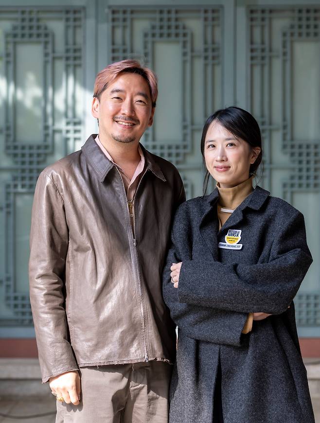 29일 서울 성북구 삼청각 일화당에서 만난 박정현(왼쪽), 박정은 부부./김지호 기자