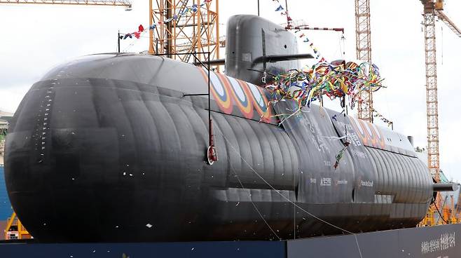 지난 22일 경남 거제시 한화오션 거제사업장에서 열린 장보고-Ⅲ Batch-Ⅱ 1번함인 장영실함 진수식. 뉴시스·뉴스1