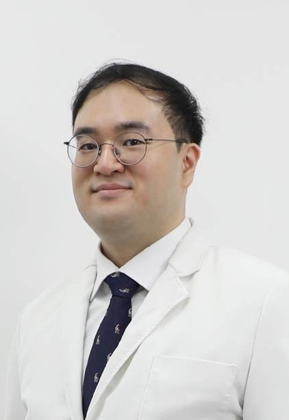 최윤효 원장(바른세상병원 수족부센터·정형외과 전문의)