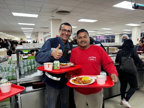 아워홈이 멕시코 급식사업장에서 K-푸드를 제공해 뜨거운 반응을 얻었다. [사진=아워홈]