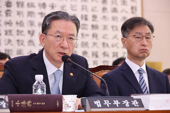 정성호 법무부 장관이 30일 서울 여의도 국회 법제사법위원회에서 열린 종합감사에서 답변하고 있다. 2025.10.30 [사진=연합뉴스]