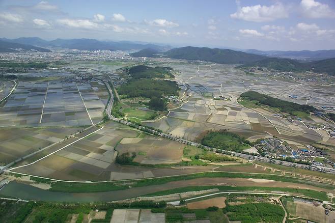 The sacred hill of Nangsan, seen from the sky. [LEE SO-YOON]