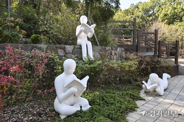 기형도문학공원 조형물. 홍기웅기자
