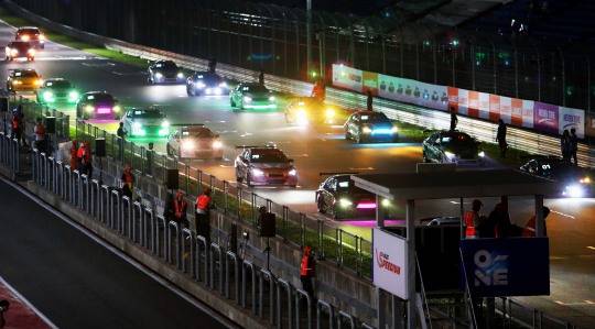 슈퍼레이스 '나이트 레이스'. 사진[연합뉴스]