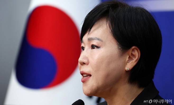 [서울=뉴시스] 김명년 기자 = 전현희 더불어민주당 최고위원이 19일 오전 서울 여의도 국회에서 기자간담회를 열고 발언하고 있다. 2025.10.19. kmn@newsis.com /사진=김명년