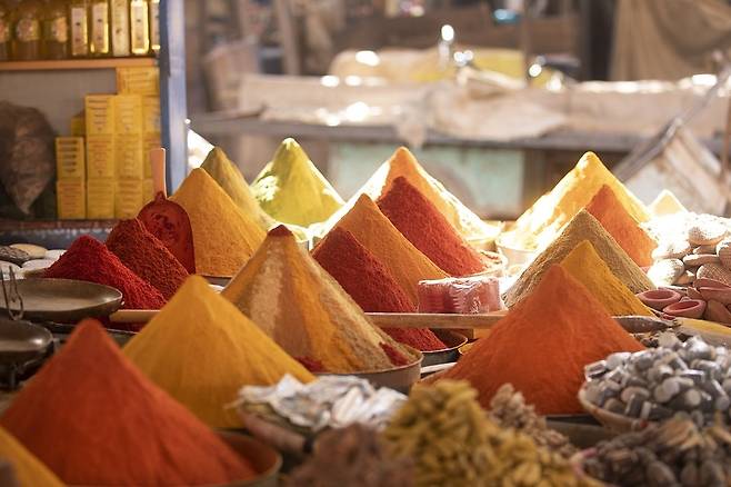 모로코 마라케시의 식재료와 향신료는 동양적인 인상이 짙다.[폴란드항공 제공]
