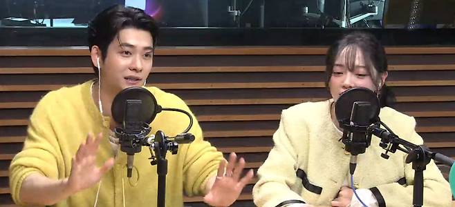 MBC FM4U ‘정오의 희망곡 김신영입니다’