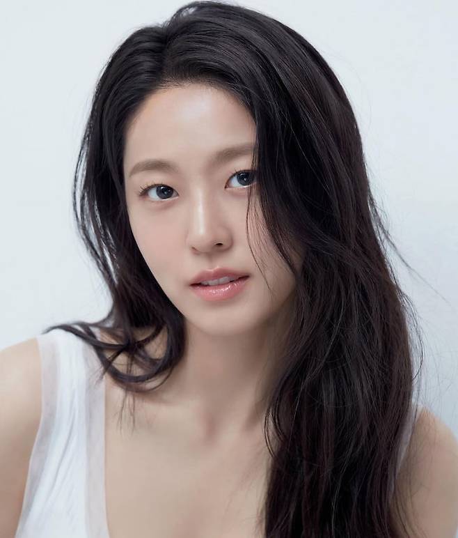 [서울=뉴시스] 배우 설현. (사진=셜헌 인스타그램 캡처) 2025.10.29. photo@newsis.com *재판매 및 DB 금지