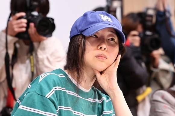 민희진 어도어 대표가 25일 오후 서울 서초구 한국컨퍼런스센터에서 열린 입장 발표 기자회견에 참석해 있다. 2024.4.25 연합뉴스