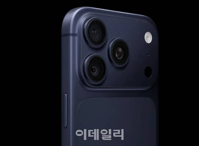 아이폰17 프로 블루색상 후면(사진=애플)