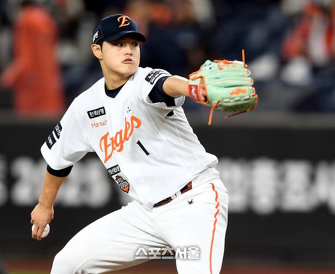 한화 선발투수 문동주가 31일 대전 한화생명볼파크에서 열린 2025 KBO 한국시리즈 5차전 LG와 경기에서 역투하고 있다. 대전 | 최승섭기자 thunder@sportsseoul.com