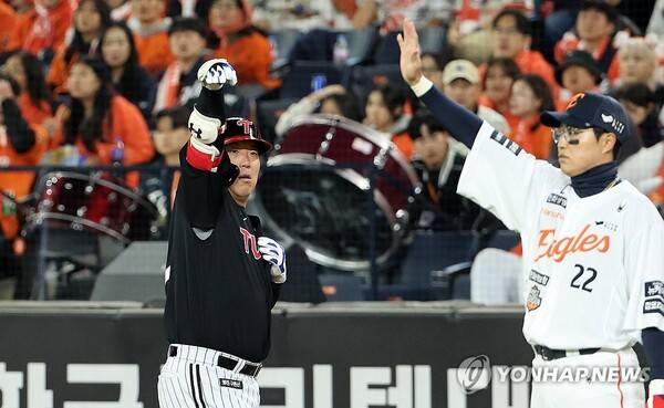 김현수(왼쪽). ⓒ연합뉴스