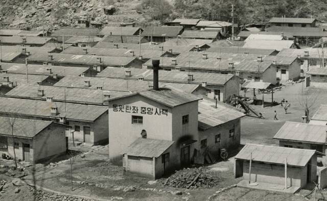 당시 광부들이 거주했던 동원탄좌 중앙사택 모습. 엣나인필름 제공