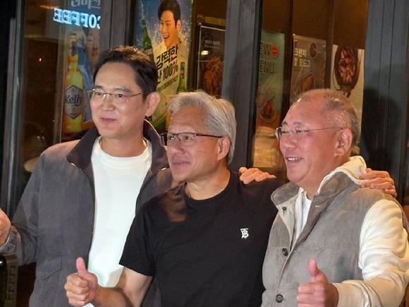 이재용 삼성전자 회장(왼쪽부터), 젠슨 황 엔비디아 최고경영자, 정의선 현대자동차그룹 회장 [사진=권서아 기자]