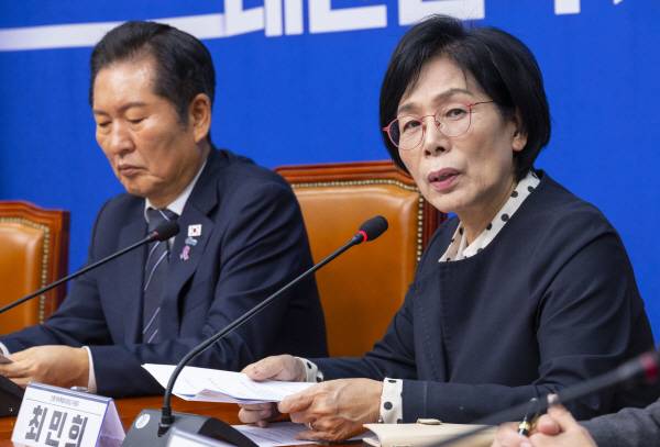 ▲지난 20일 최민희 더불어민주당 의원이 허위조작정보 근절을 위한 정보통신망법 개정안과 관련해 발언하는 모습. ⓒ연합뉴스