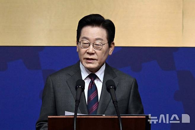 [경주=뉴시스] 추상철 기자 = 이재명 대통령이 지난 29일 경북 경주예술의전당에서 열린 아시아태평양경제협력체(APEC) CEO 써밋에서 특별연설을 하고 있다. (공동취재) 2025.10.29. photo@newsis.com