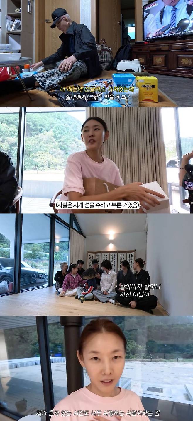 [서울=뉴시스] 모델 겸 방송인 한혜진이 지난 30일 개인 유튜브 채널에 올라온 영상에서 추석 연휴 일상을 공개했다. (사진=유튜브 채널 '한혜진' 캡처) 2025.10.31. photo@newsis.com *재판매 및 DB 금지